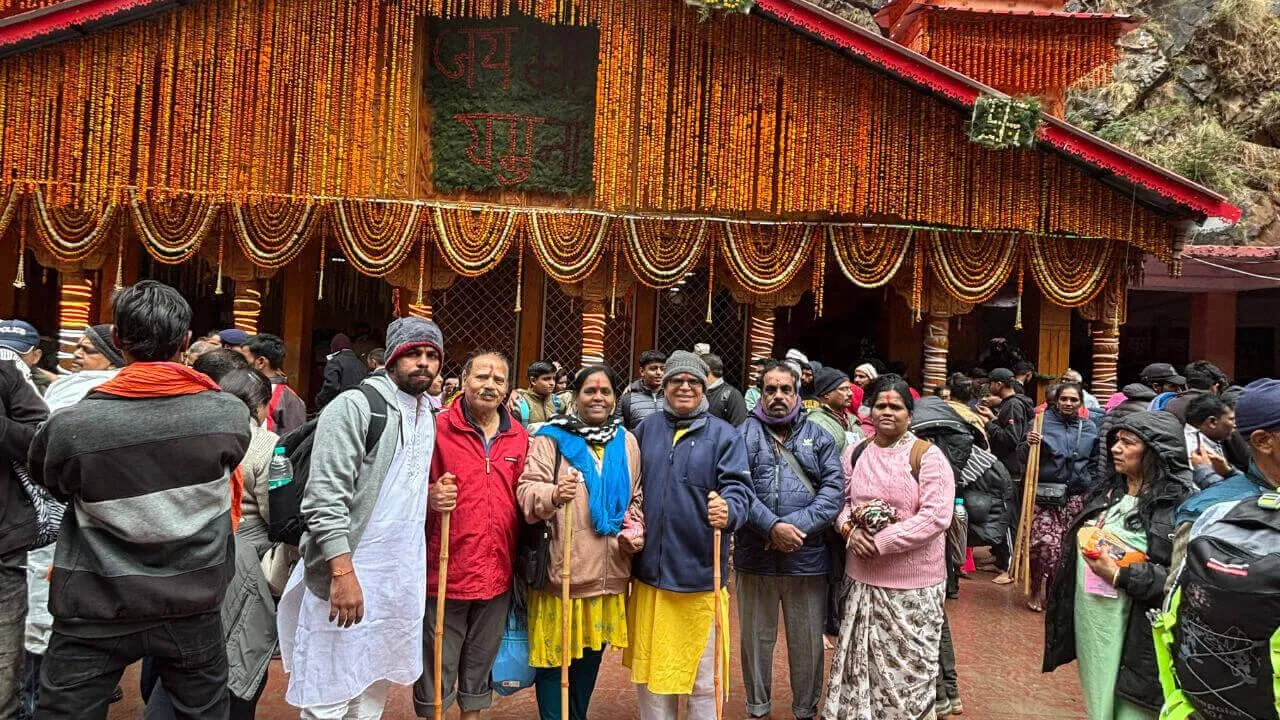 Yatris at Yamunotri Dham, marigold garlands