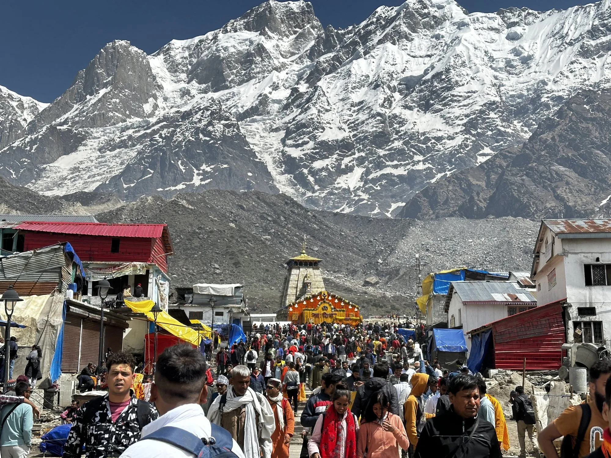 Kedarnath valley under the snow peaks