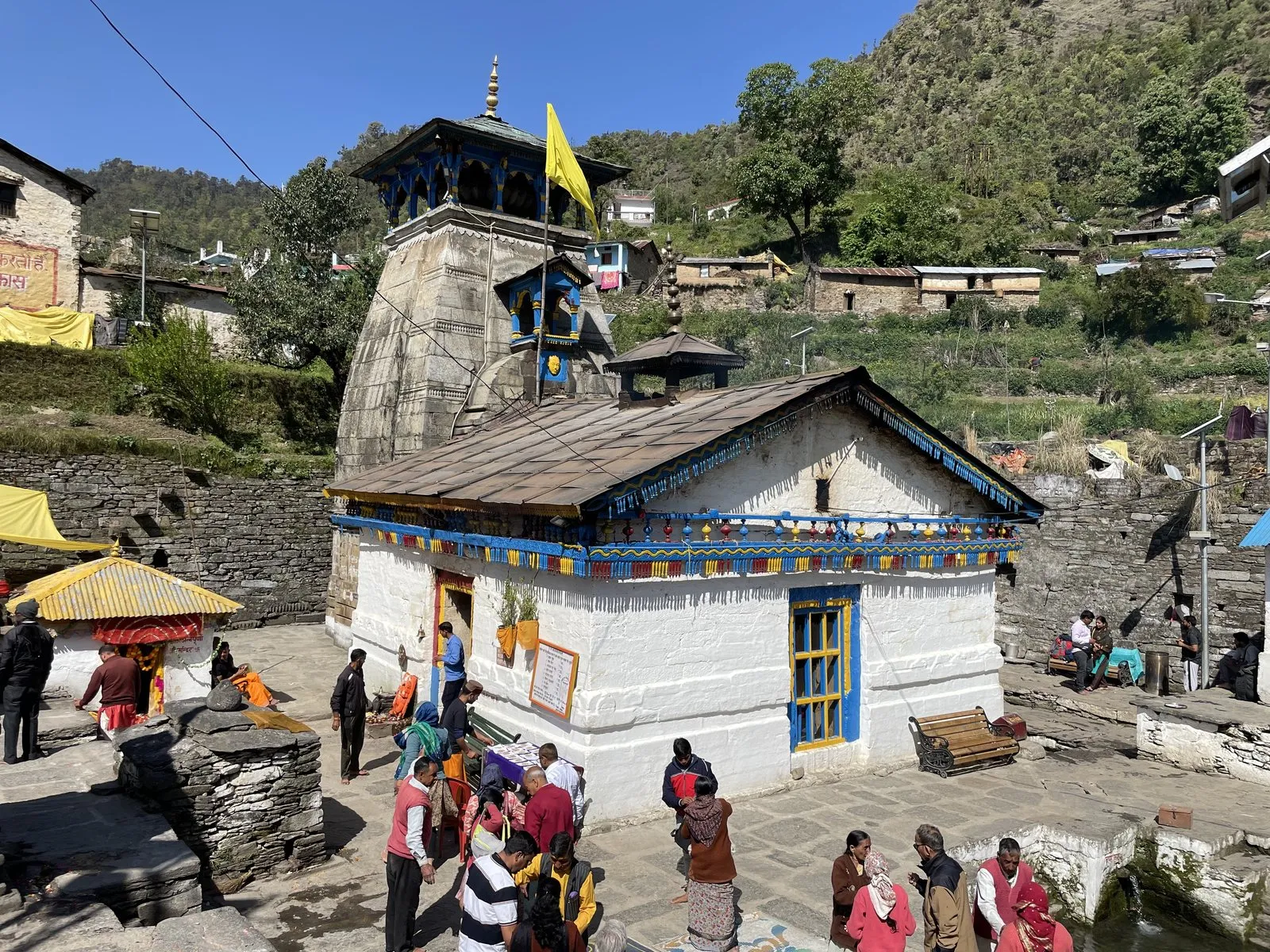 Triyuginarayan temple on a clear morning